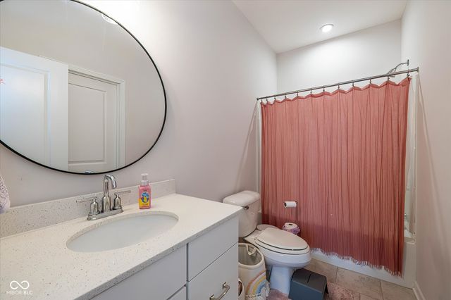 825 Stone Trace Court, Avon, IN 46123