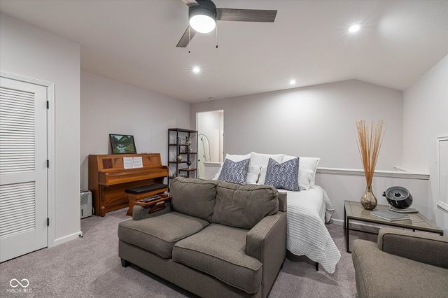 825 Stone Trace Court, Avon, IN 46123