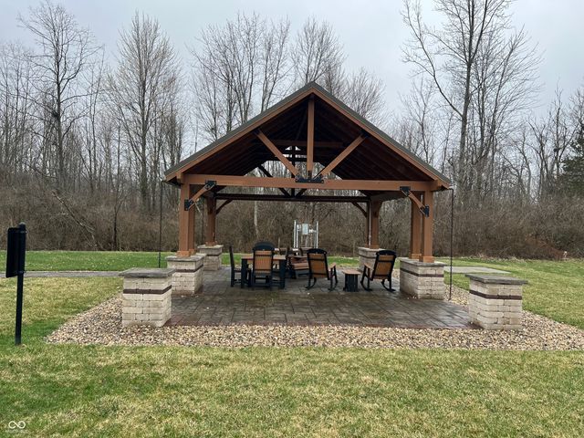 825 Stone Trace Court, Avon, IN 46123