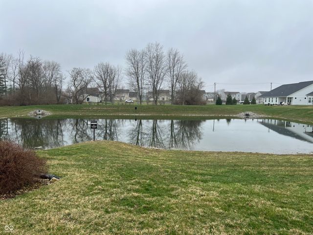 825 Stone Trace Court, Avon, IN 46123