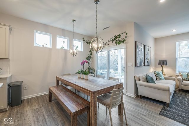 825 Stone Trace Court, Avon, IN 46123