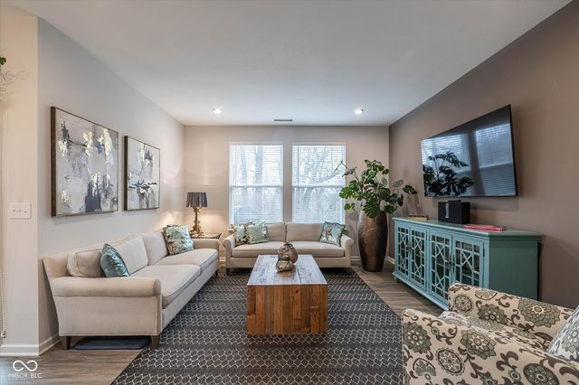 825 Stone Trace Court, Avon, IN 46123