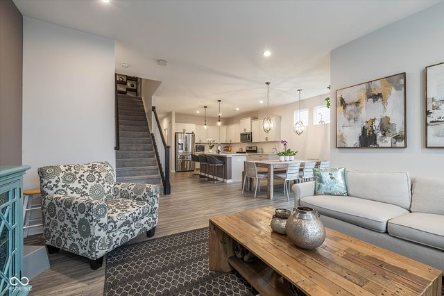 825 Stone Trace Court, Avon, IN 46123