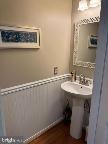 873 S YORK DR, Downingtown, PA 19335