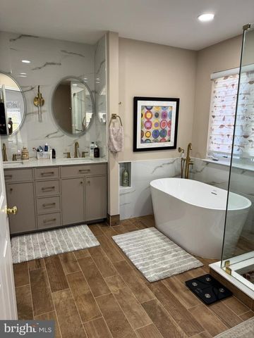 873 S YORK DR, Downingtown, PA 19335
