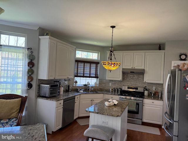 873 S YORK DR, Downingtown, PA 19335