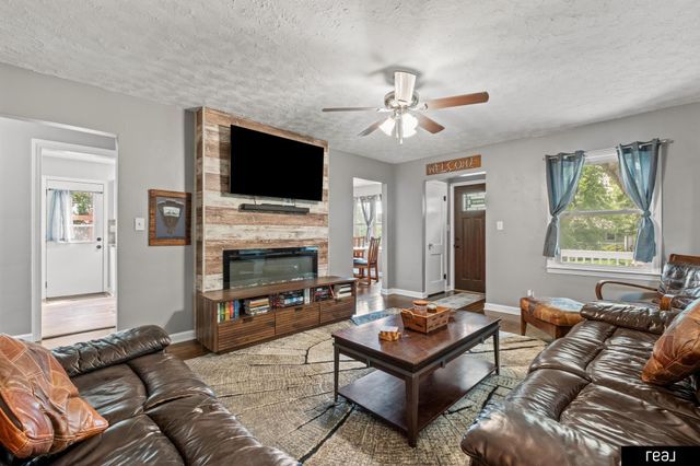 1018 3rd Avenue, Plattsmouth, NE 68048