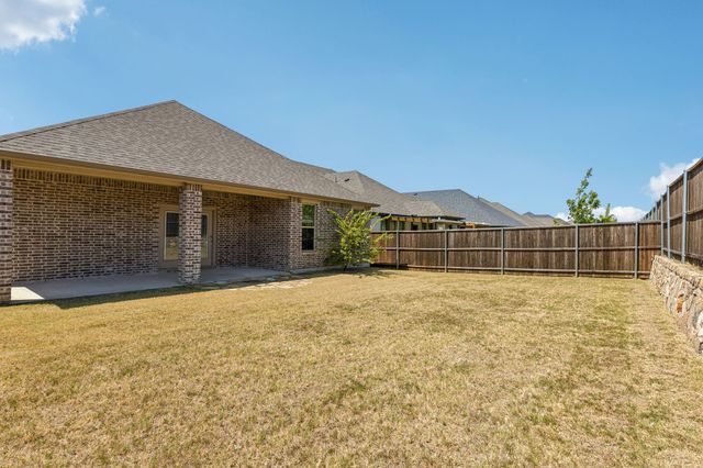 395 Waters Ridge Drive, Lavon, TX 75166