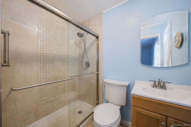 1 Whitman Drive, Medford, NY 11763