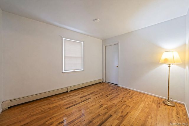 1 Whitman Drive, Medford, NY 11763