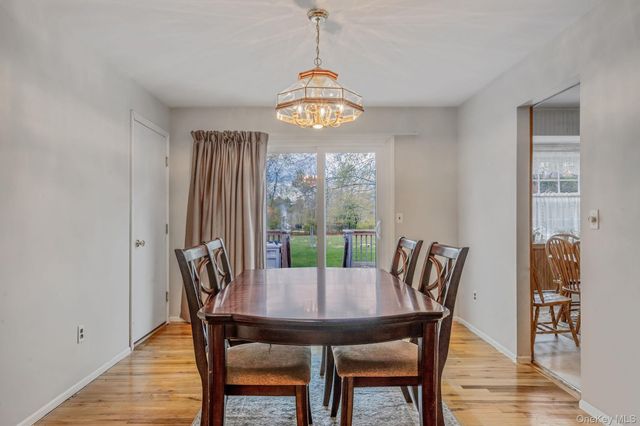 1 Whitman Drive, Medford, NY 11763