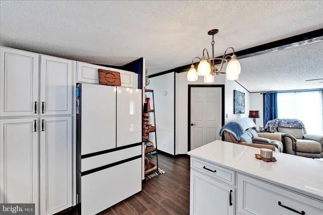 3 SUMMER DR, Elizabethtown, PA 17022