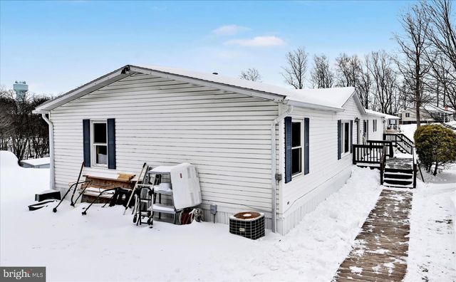 3 SUMMER DR, Elizabethtown, PA 17022