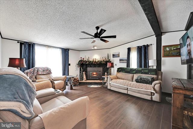 3 SUMMER DR, Elizabethtown, PA 17022