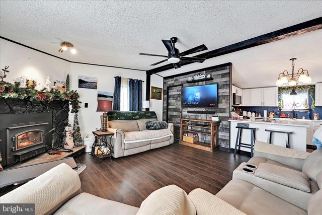 3 SUMMER DR, Elizabethtown, PA 17022