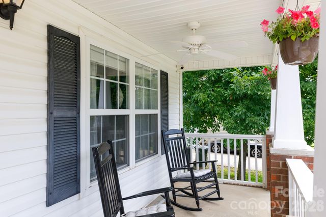 1566 Meadow Glen Lane, Rock Hill, SC 29730
