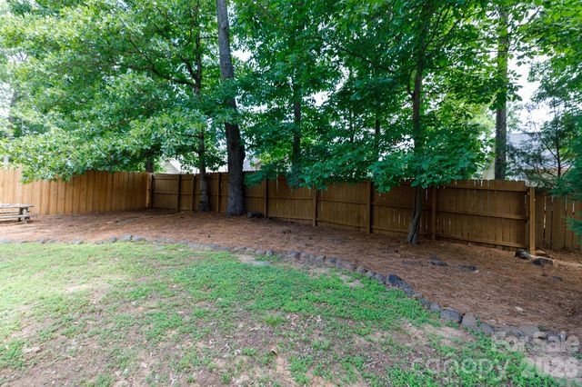 1566 Meadow Glen Lane, Rock Hill, SC 29730