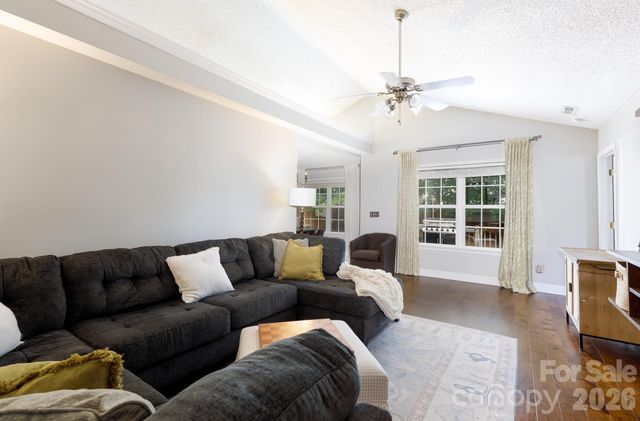 1566 Meadow Glen Lane, Rock Hill, SC 29730
