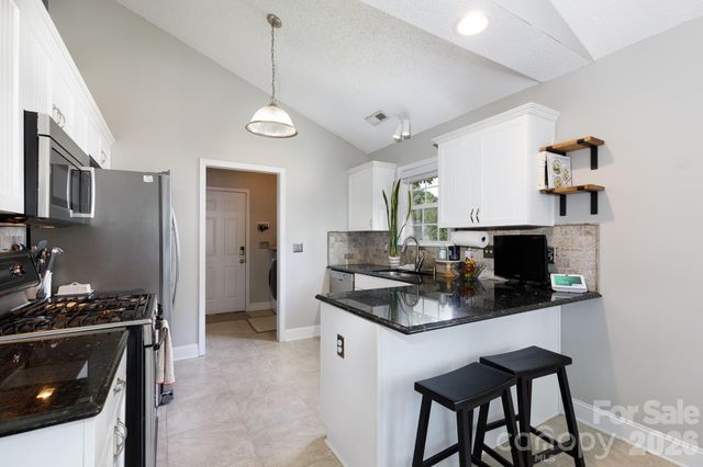 1566 Meadow Glen Lane, Rock Hill, SC 29730
