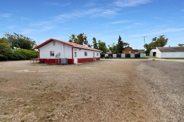 218 & 220 Ave East E, McClusky, ND 58463 property photo