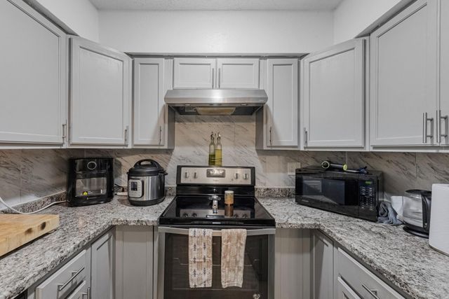 13835 Walnut Hollow Lane, Houston, TX 77082