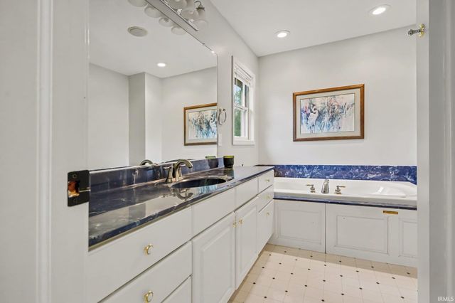 55585 Willowbend Boulevard, Bristol, IN 46507