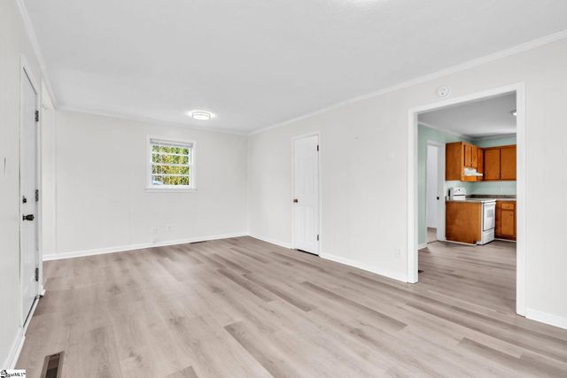 5 Bagwell Avenue, Greenville, SC 29611