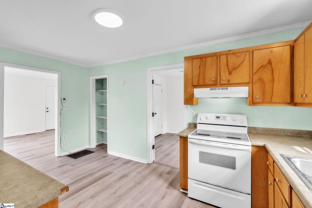 5 Bagwell Avenue, Greenville, SC 29611