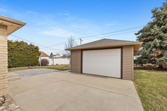 4842 S 26th STREET, Milwaukee, WI 53221