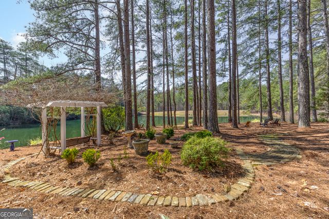404 Golden Delicious Road, Clarkesville, GA 30523