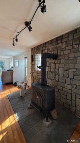 186 Great Neck Road, Waterford, CT 06385