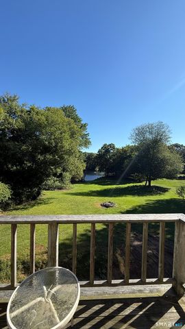 186 Great Neck Road, Waterford, CT 06385