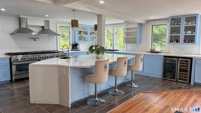 186 Great Neck Road, Waterford, CT 06385