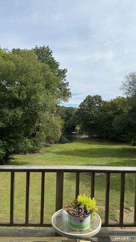 186 Great Neck Road, Waterford, CT 06385