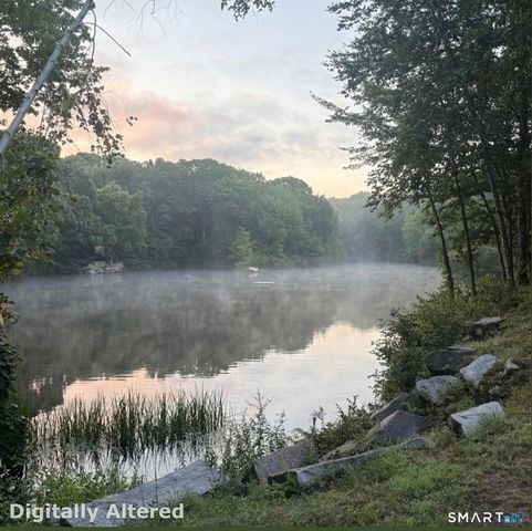 186 Great Neck Road, Waterford, CT 06385