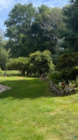 186 Great Neck Road, Waterford, CT 06385