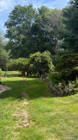 186 Great Neck Road, Waterford, CT 06385
