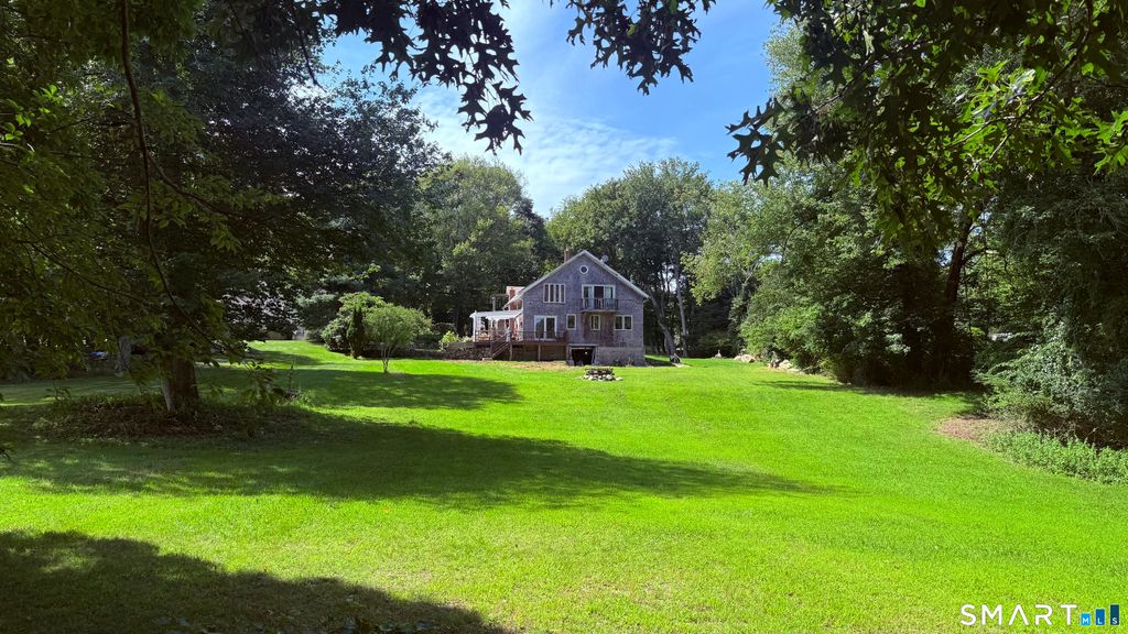 186 Great Neck Road, Waterford, CT 06385