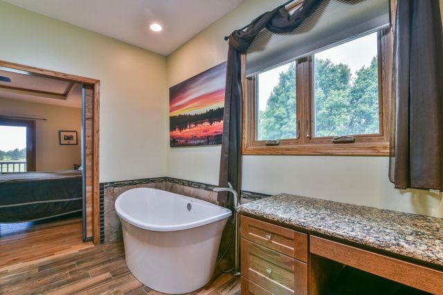 8160 N Hoover, Valley Center, KS 67147