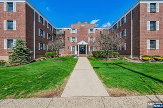 241 E Main Street 2B, Bergenfield, NJ 07621