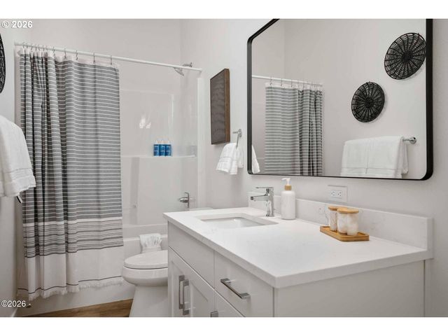 920 Sw 48TH St, Lincoln City, OR 97367