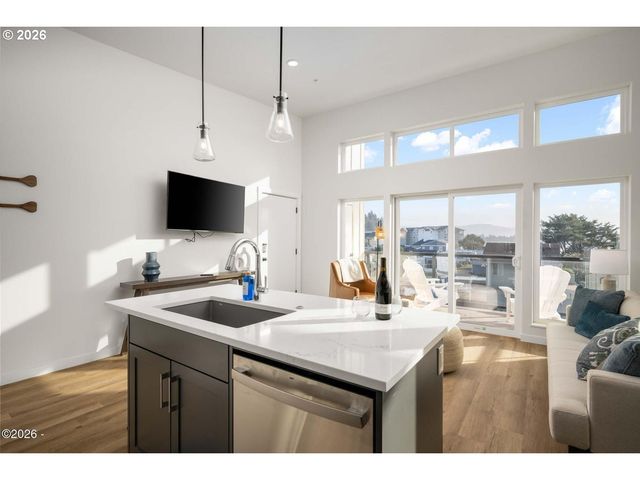 920 Sw 48TH St, Lincoln City, OR 97367