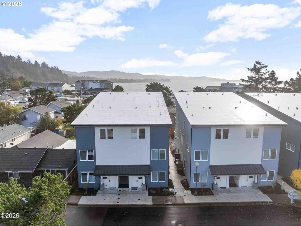 920 Sw 48TH St, Lincoln City, OR 97367