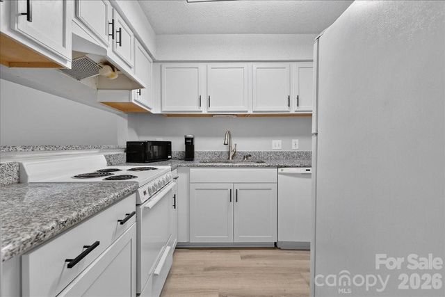 1608 Sharon Road W 47, Charlotte, NC 28210