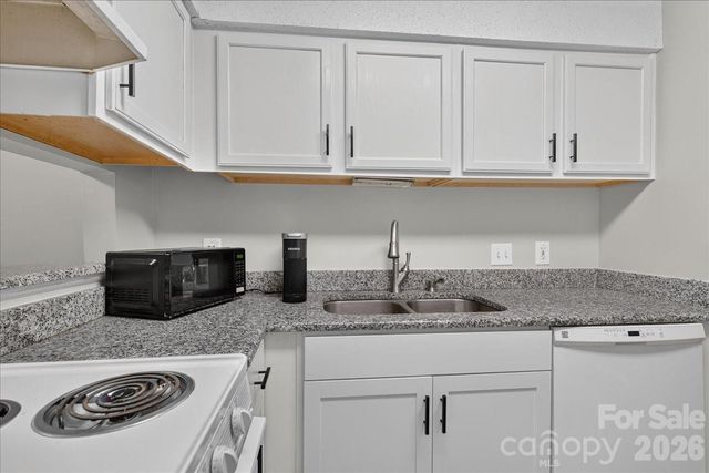 1608 Sharon Road W 47, Charlotte, NC 28210