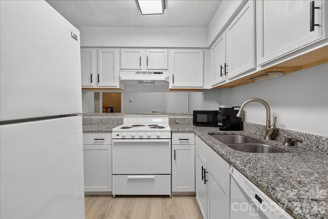 1608 Sharon Road W 47, Charlotte, NC 28210