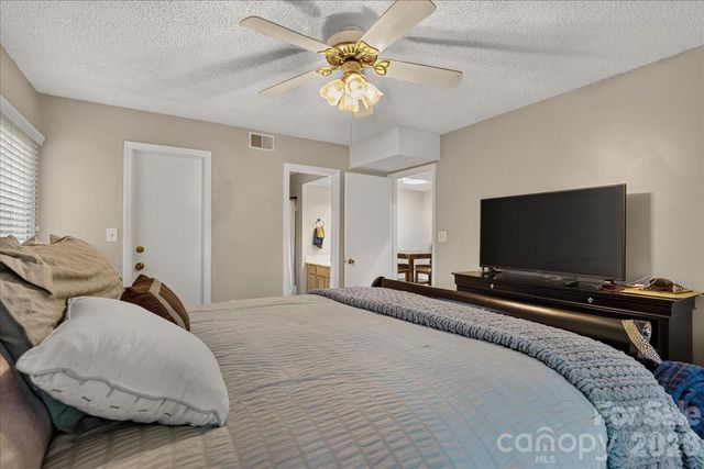 1608 Sharon Road W 47, Charlotte, NC 28210