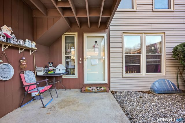 701 Beacon Valley Road APT 25, Naugatuck, CT 06770