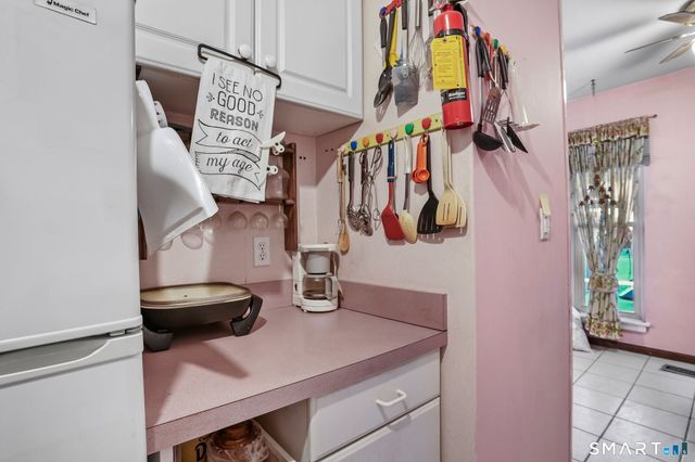 701 Beacon Valley Road APT 25, Naugatuck, CT 06770