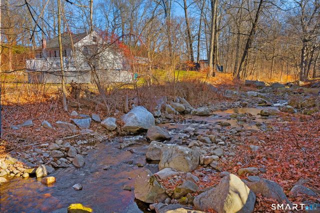 701 Beacon Valley Road APT 25, Naugatuck, CT 06770